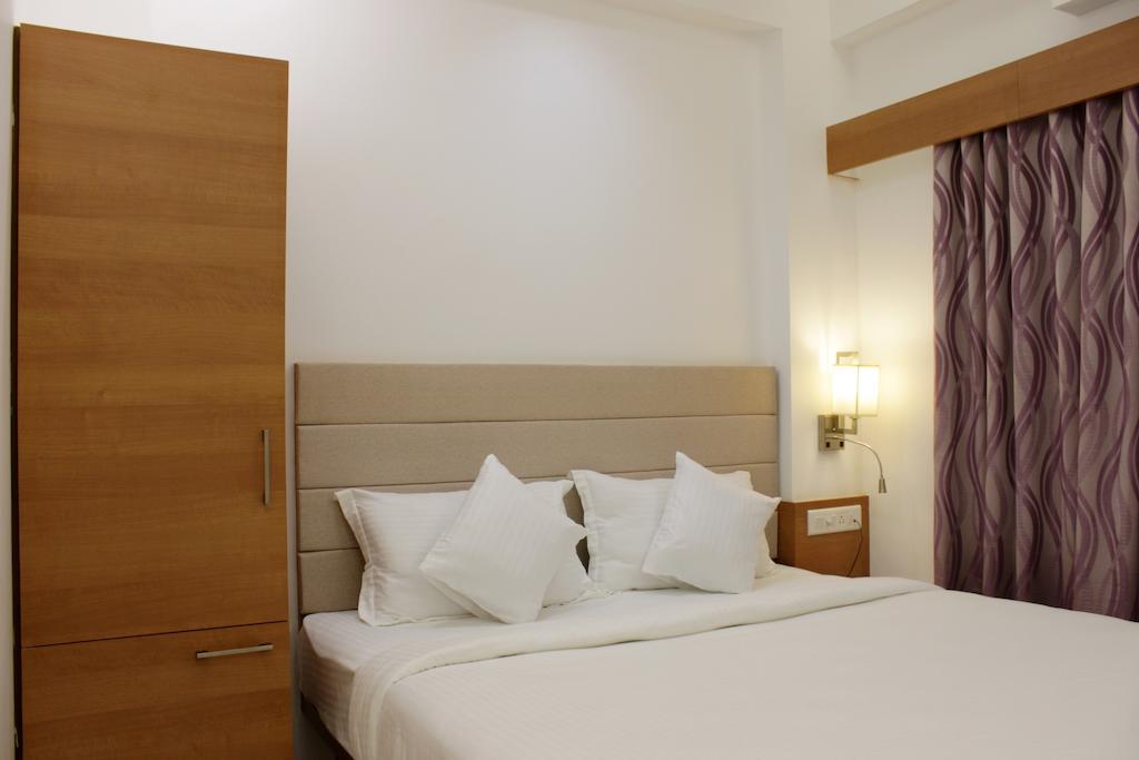 Hotel Ashray Inn Ahmedabad Ruang foto