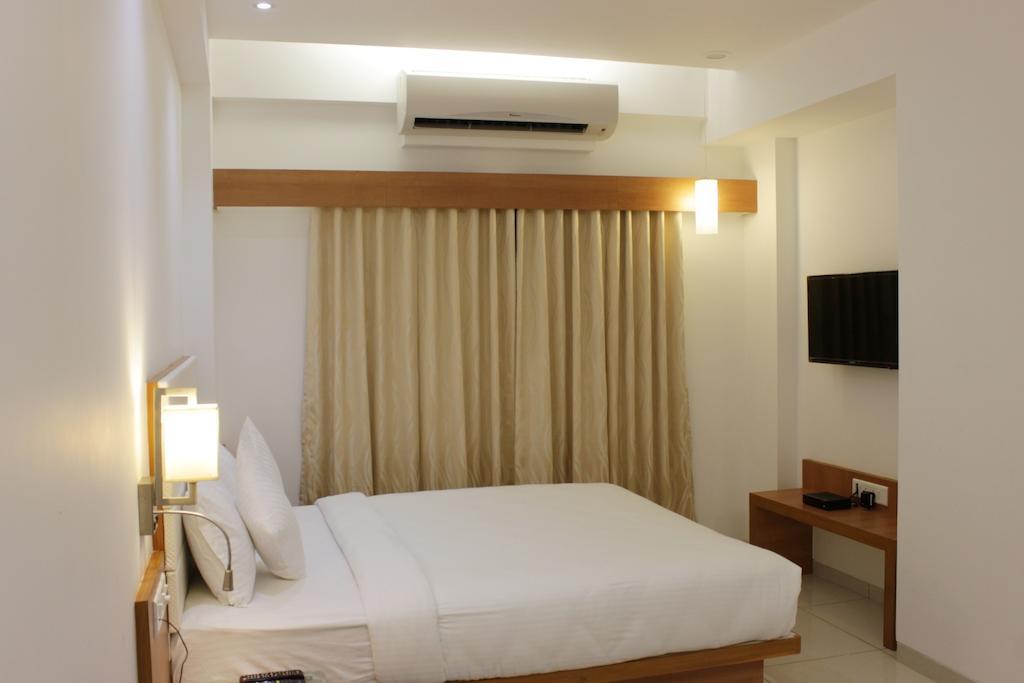 Hotel Ashray Inn Ahmedabad Ruang foto