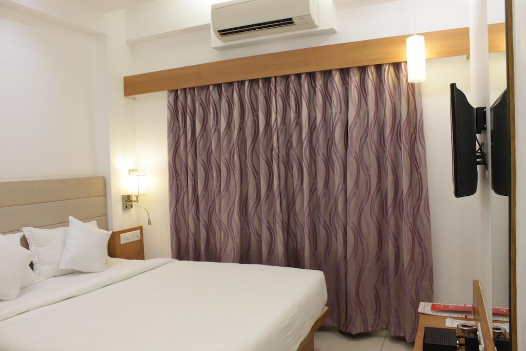 Hotel Ashray Inn Ahmedabad Ruang foto