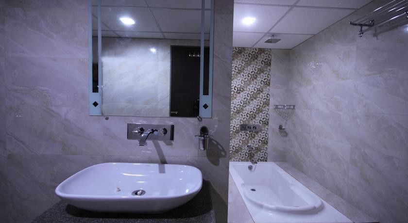 Hotel Ashray Inn Ahmedabad Bagian luar foto